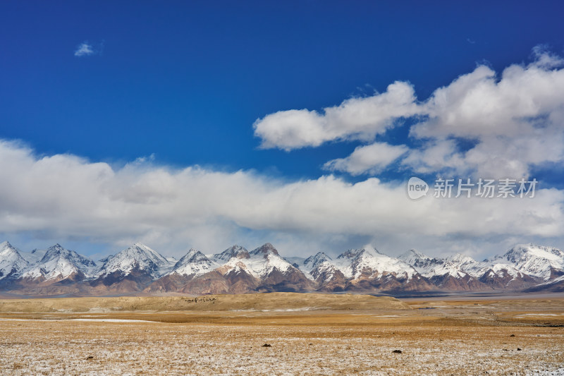 连绵的雪山