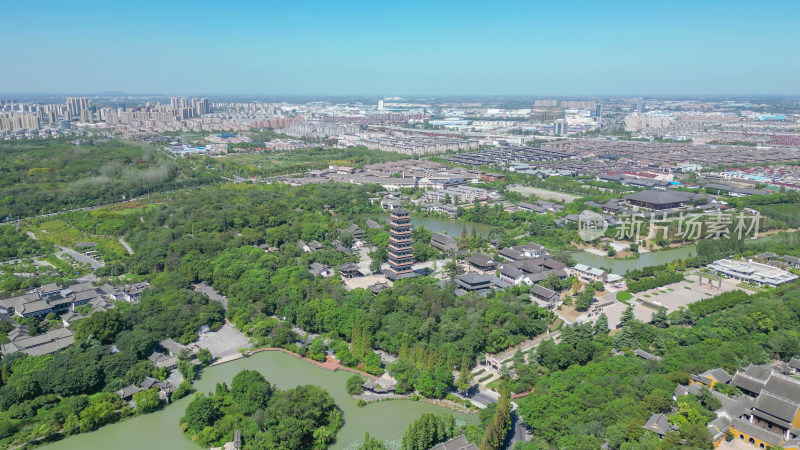 航拍江苏扬州瘦西湖景区大明寺