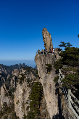 自然风光黄山风景区喀斯特地貌迎客松