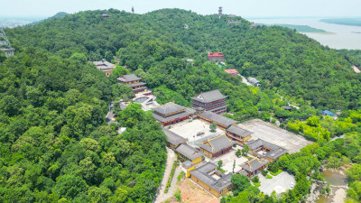 航拍湖北鄂州西山风景区古灵禅寺