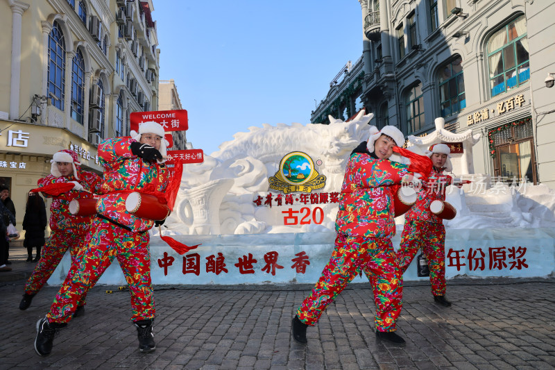 中央大街上的民俗表演