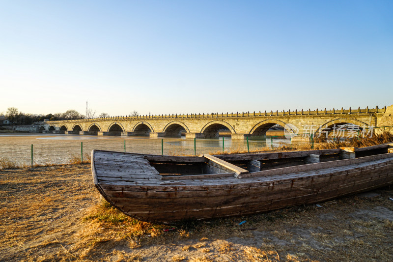 河边的木船卢沟桥