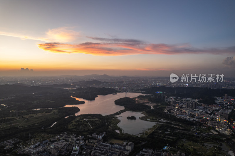 深圳市石岩湿地公园日落航拍图