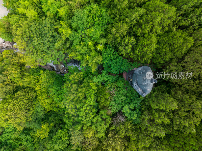 夏季白天航拍江苏徐州天师岭瀑布风光