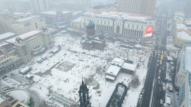 哈尔滨索菲亚教堂异域建筑冬日下雪城市景观