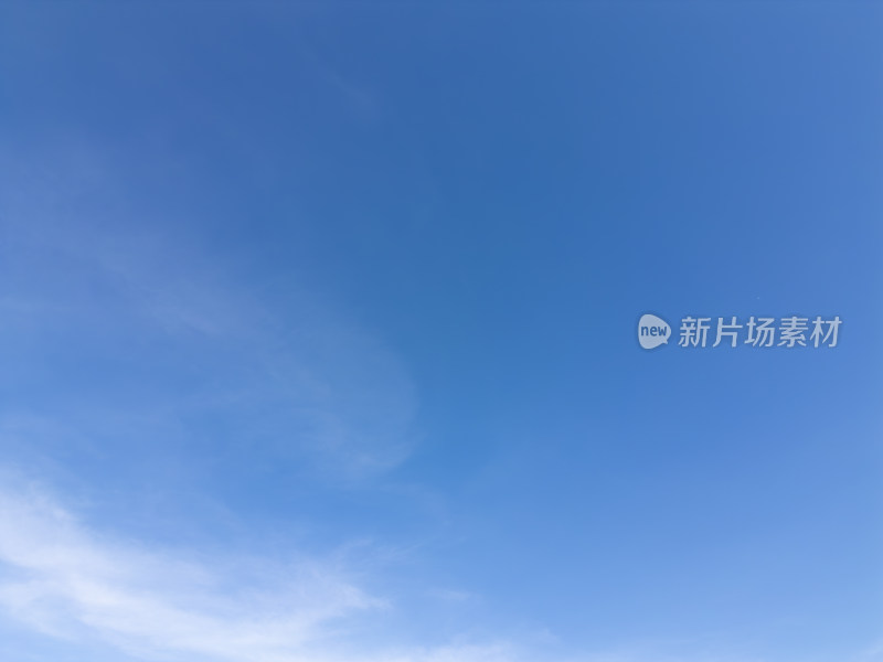 无人机高空航拍的天空