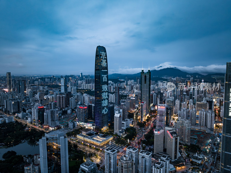 深圳罗湖CBD京基平安大厦蓝调夜景航拍