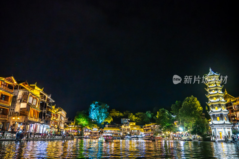 中国湖南湘西凤凰古城夜景