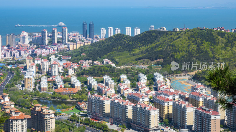 山东烟台沿海海岸线建筑群城市自然风光