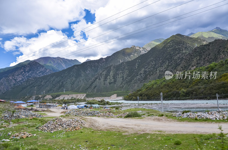 西藏林芝地区318国道川藏公路沿途山谷河流