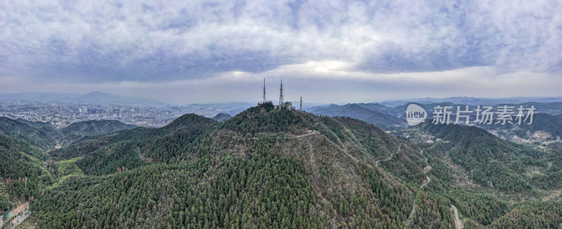 连绵起伏山川丘陵地貌航拍全景图