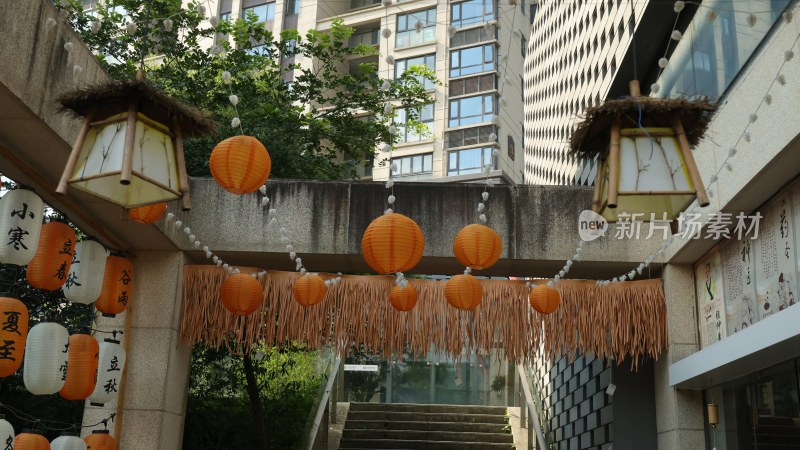 中式装饰灯笼悬挂建筑入口