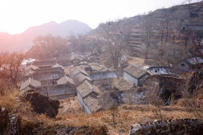 北京门头沟大山里烂尾的旅游村