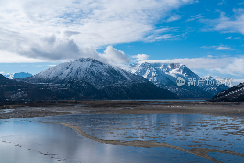 冬天的西藏昌都然乌湖风光