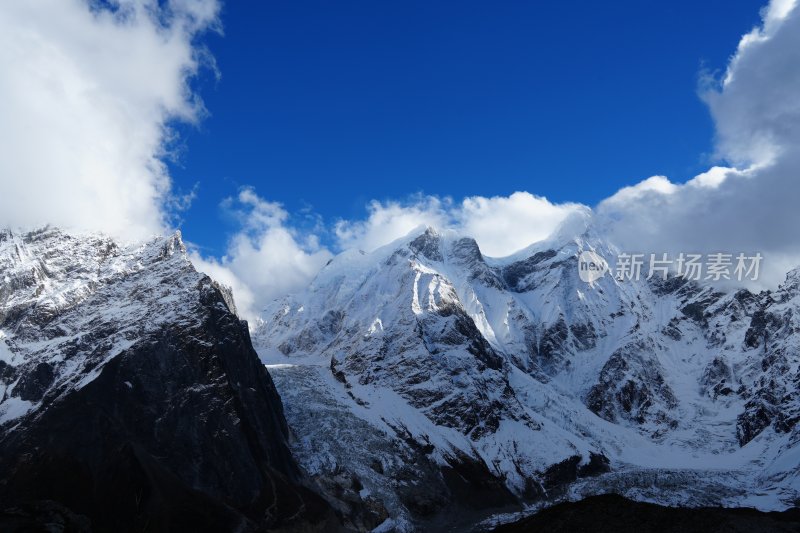 高原雪山