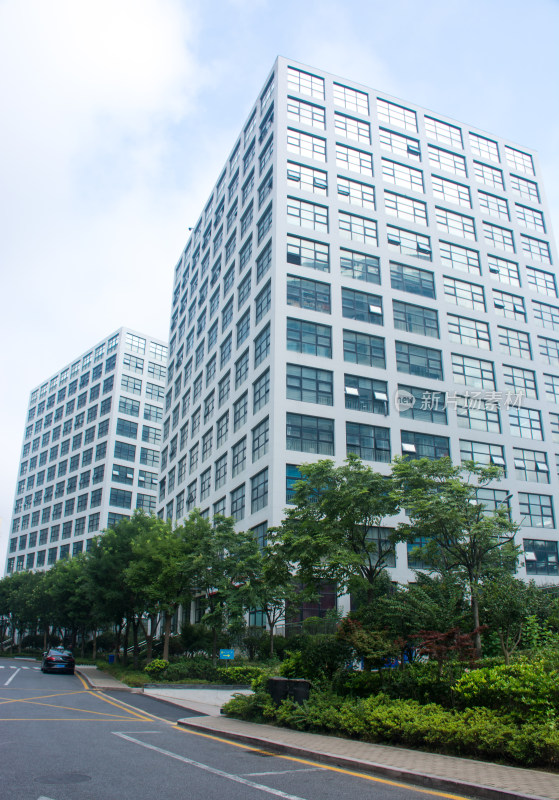 山东青岛创业园区现代企业公司办公大楼