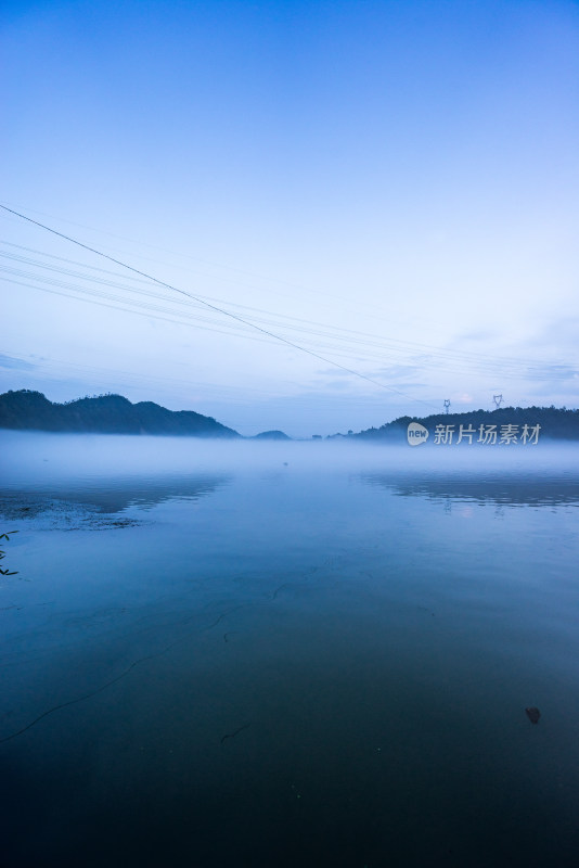 浙江千岛湖下涯云雾