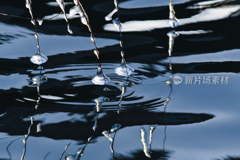 水波荡漾冰雪融化蓝色韵律中国风水墨韵律