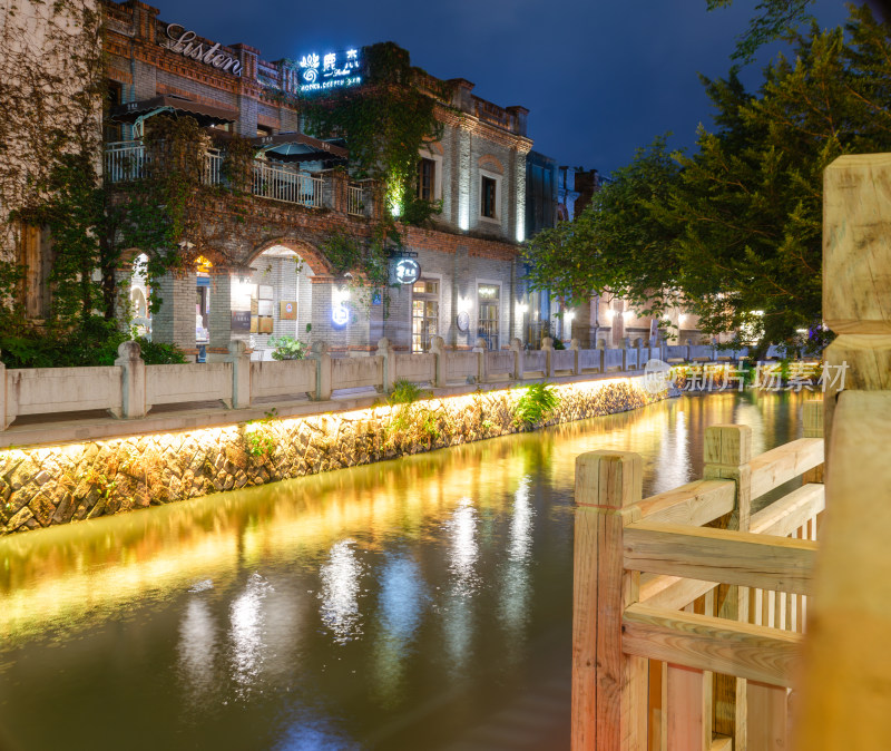 福州上下杭景区夜晚上的河道