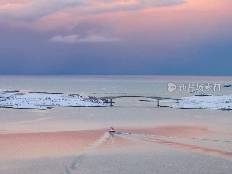 挪威罗弗敦群岛北极圈雷纳冬季雪景高空航拍