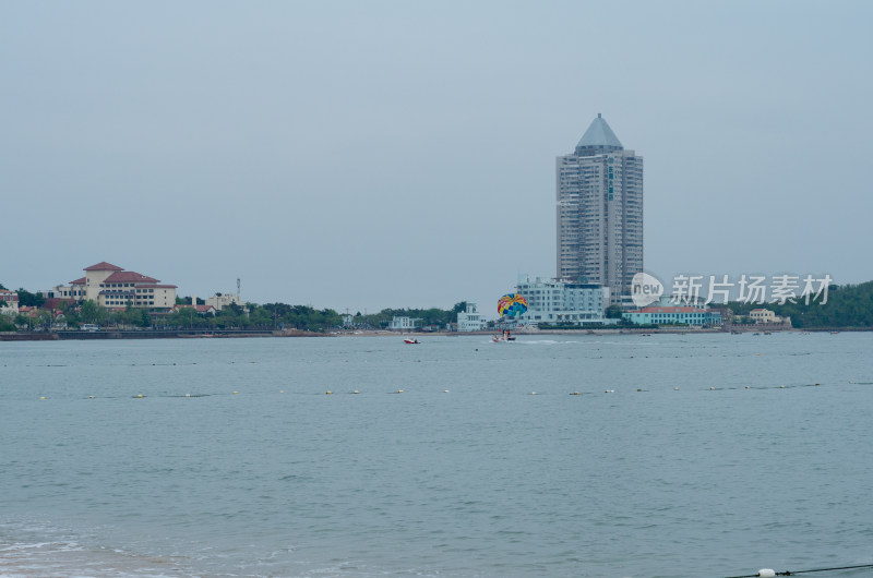 青岛第一海水浴场阴天的海岸