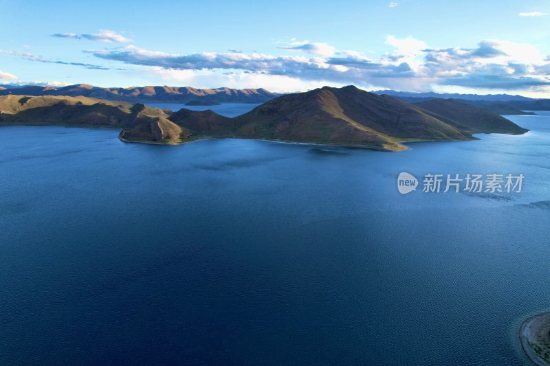 羊湖雍措的风景