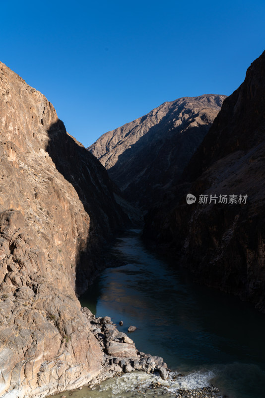 西藏昌都八宿县怒江大峡谷风景