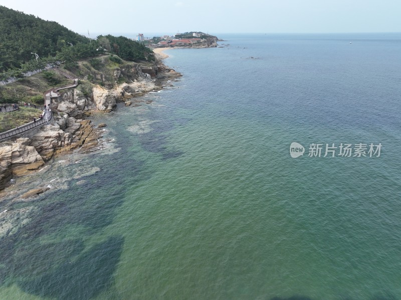 威海市网红打卡地火炬八街沙滩海岸秋季风光