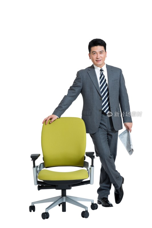 棚拍中年商务男士站在办公椅旁