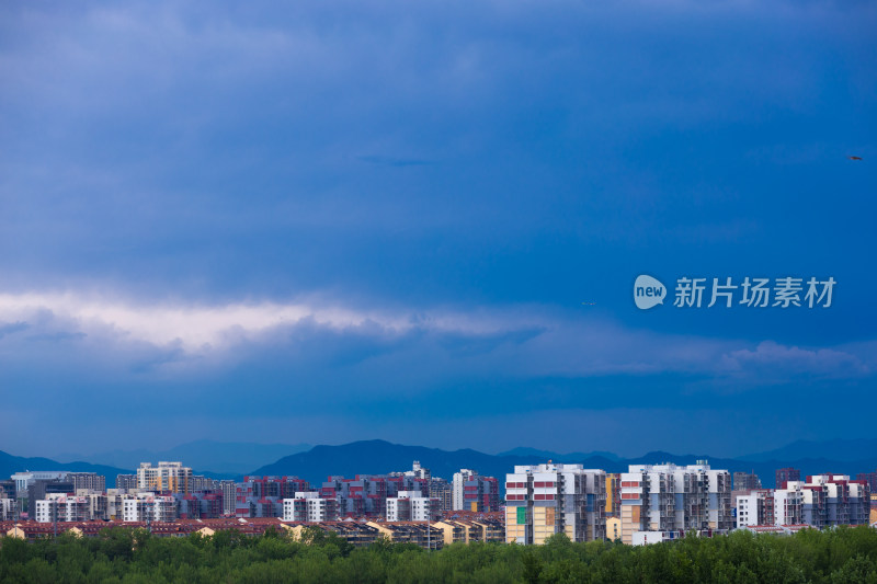 雨中的城市风光