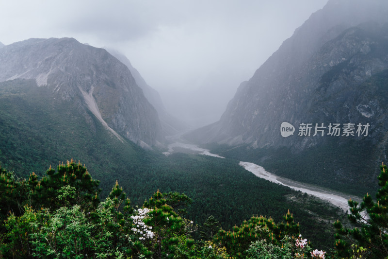 丽江玉龙雪山干河坝山脊线