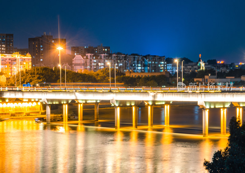 福建福州市的大桥夜景