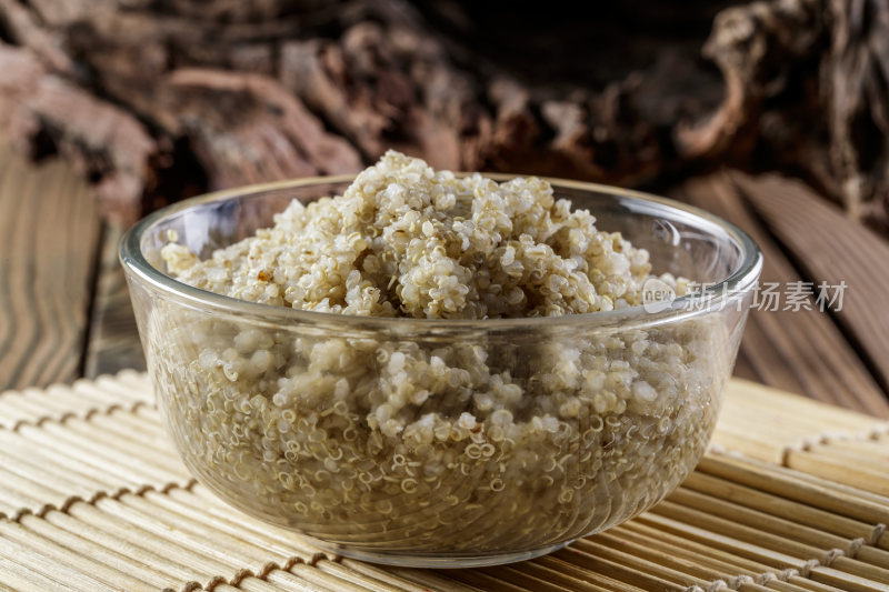 养生粗粮藜麦米蒸制的藜麦饭