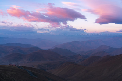 西藏日喀则加乌拉山口风景