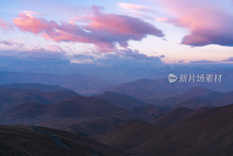 西藏日喀则加乌拉山口风景