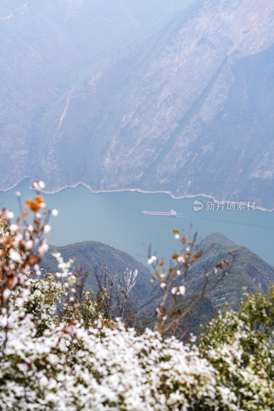 长江三峡重庆奉节瞿塘峡冬季雪景风光