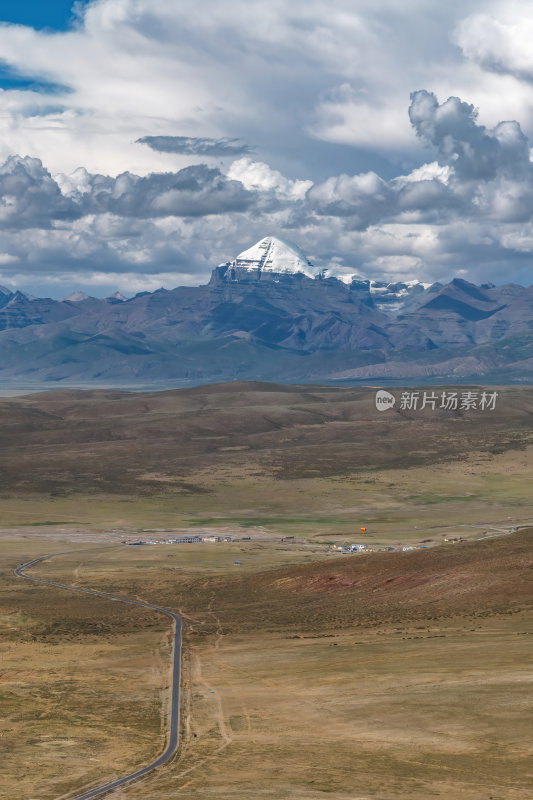 西藏阿里地区冈仁波齐神山雪山高空航拍