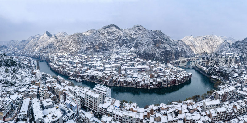 航拍东方威尼斯镇远古城雪景