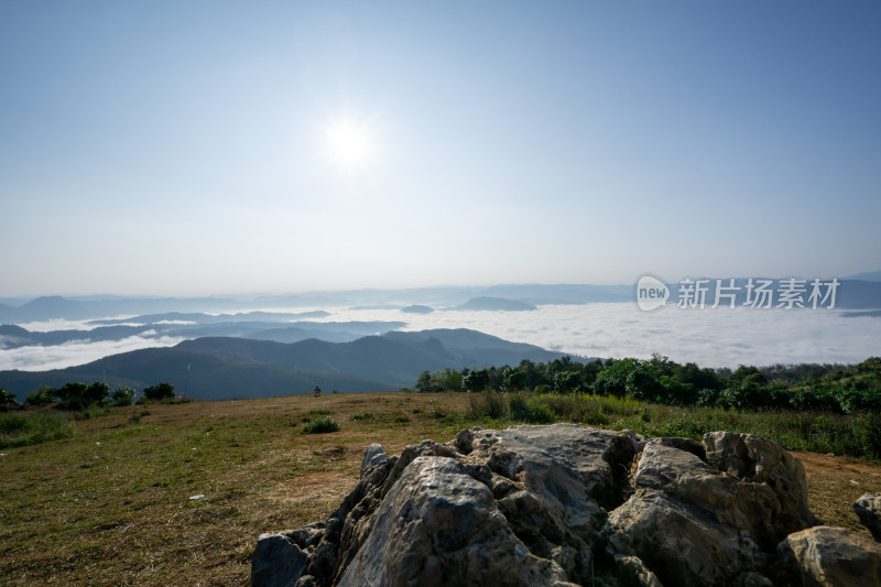 云海日出山峰