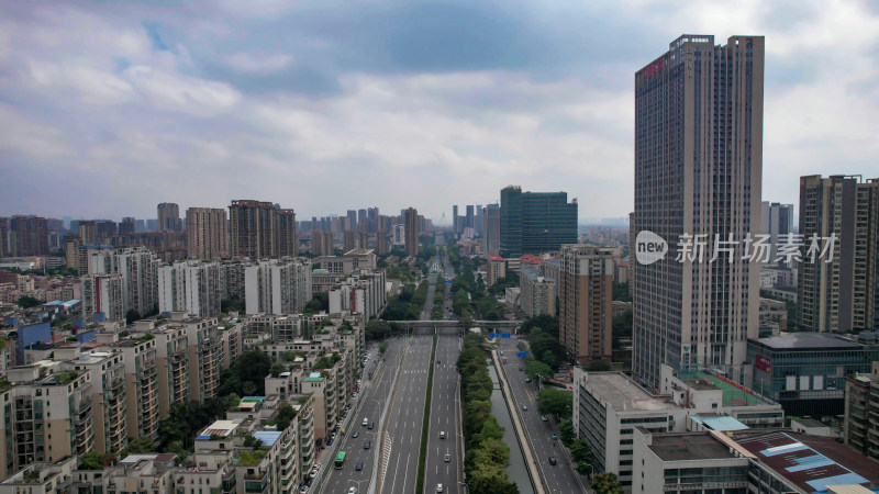 广东佛山城市大道交通车辆行驶航拍