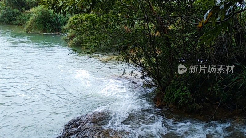 南宁山间瀑布自然风景