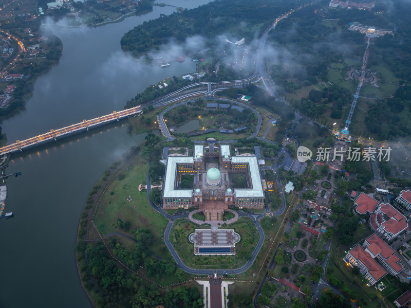 马来西亚布城粉色水上清真寺建筑景观航拍