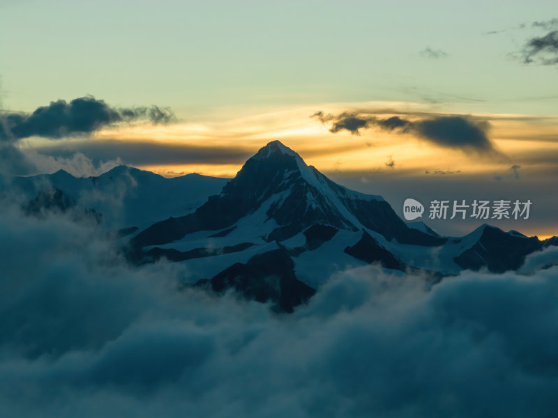 西藏日喀则珠峰东坡嘎玛沟喜马拉雅山脉航拍