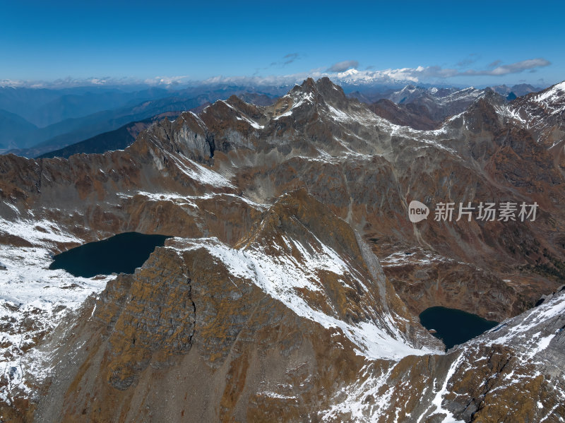 云南香格里拉南极洛雪山湖泊高空航拍