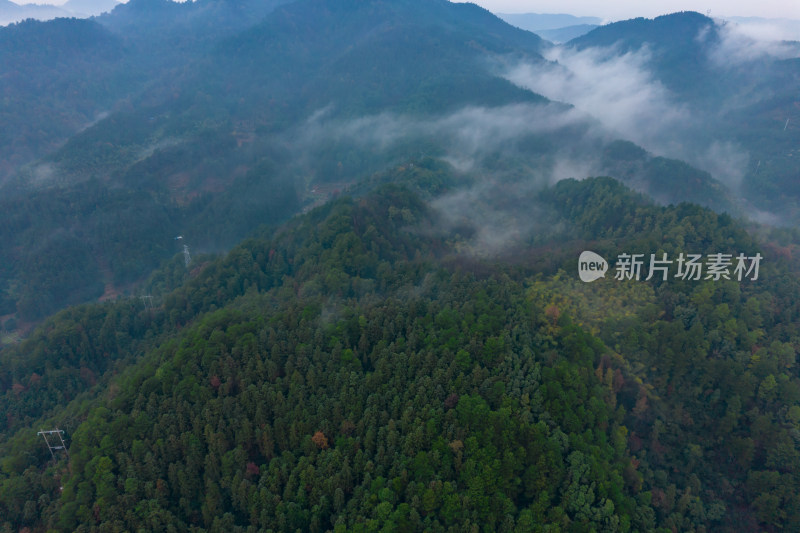 清晨山川云雾缭绕日出航拍摄影图