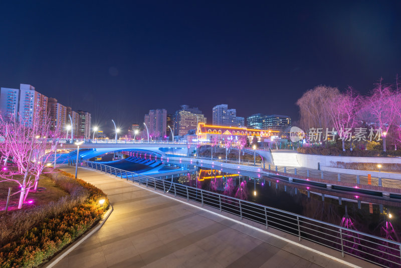 北京朝阳区亮马河两岸冬季灯光秀