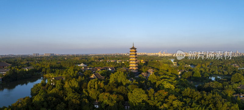 扬州瘦西湖大明寺航拍全景图