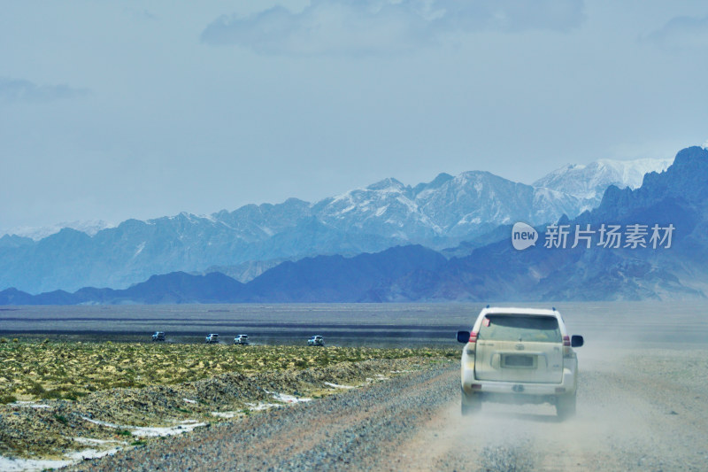 阿尔金山的道路