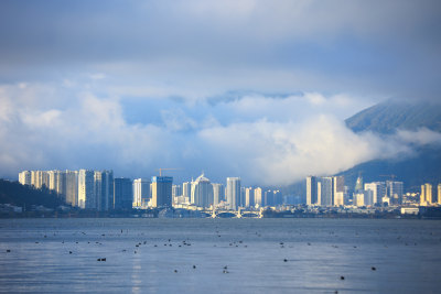 云南大理苍山洱海下关城区