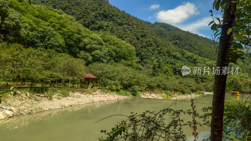 山林间河畔凉亭自然风光